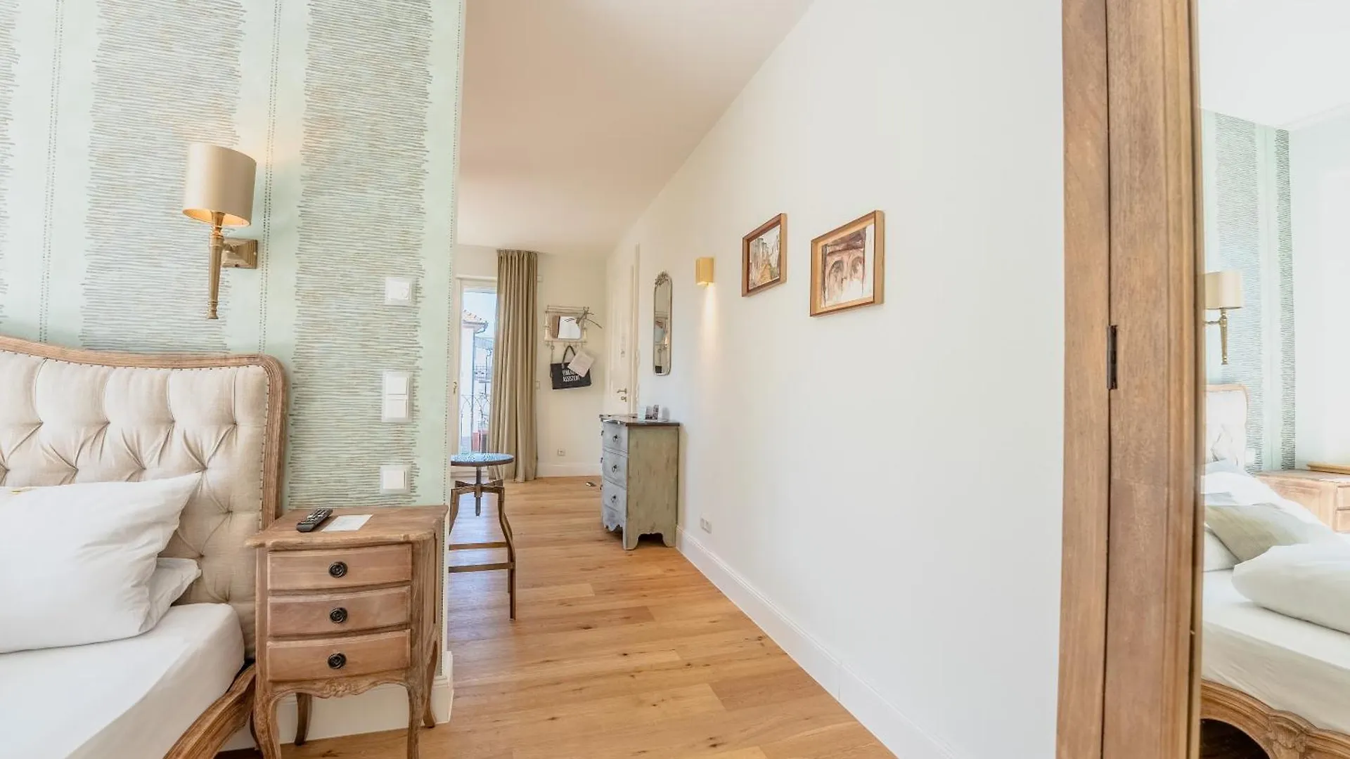 Schlossberg Residences - Das Betthupferl Design-Apartments Goldbach  0*, Goldbach (Bavaria)