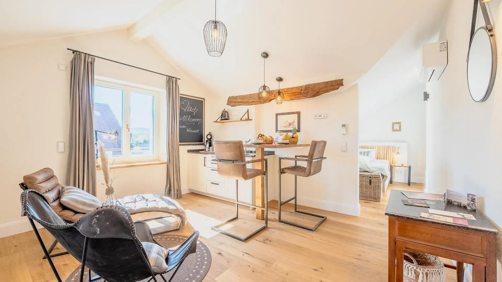 Schlossberg Residences - Das Betthupferl Design-Apartments Goldbach  0*, Goldbach (Bavaria) Germany