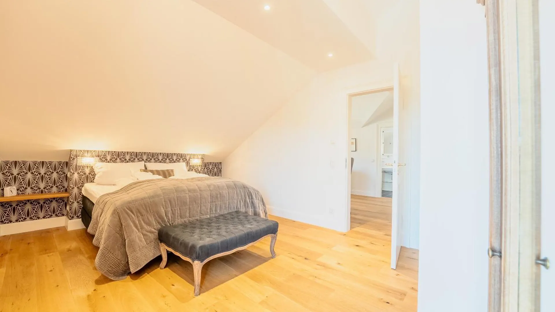 Apartment Schlossberg Residences - Das Betthupferl Design-Apartments Goldbach  Germany