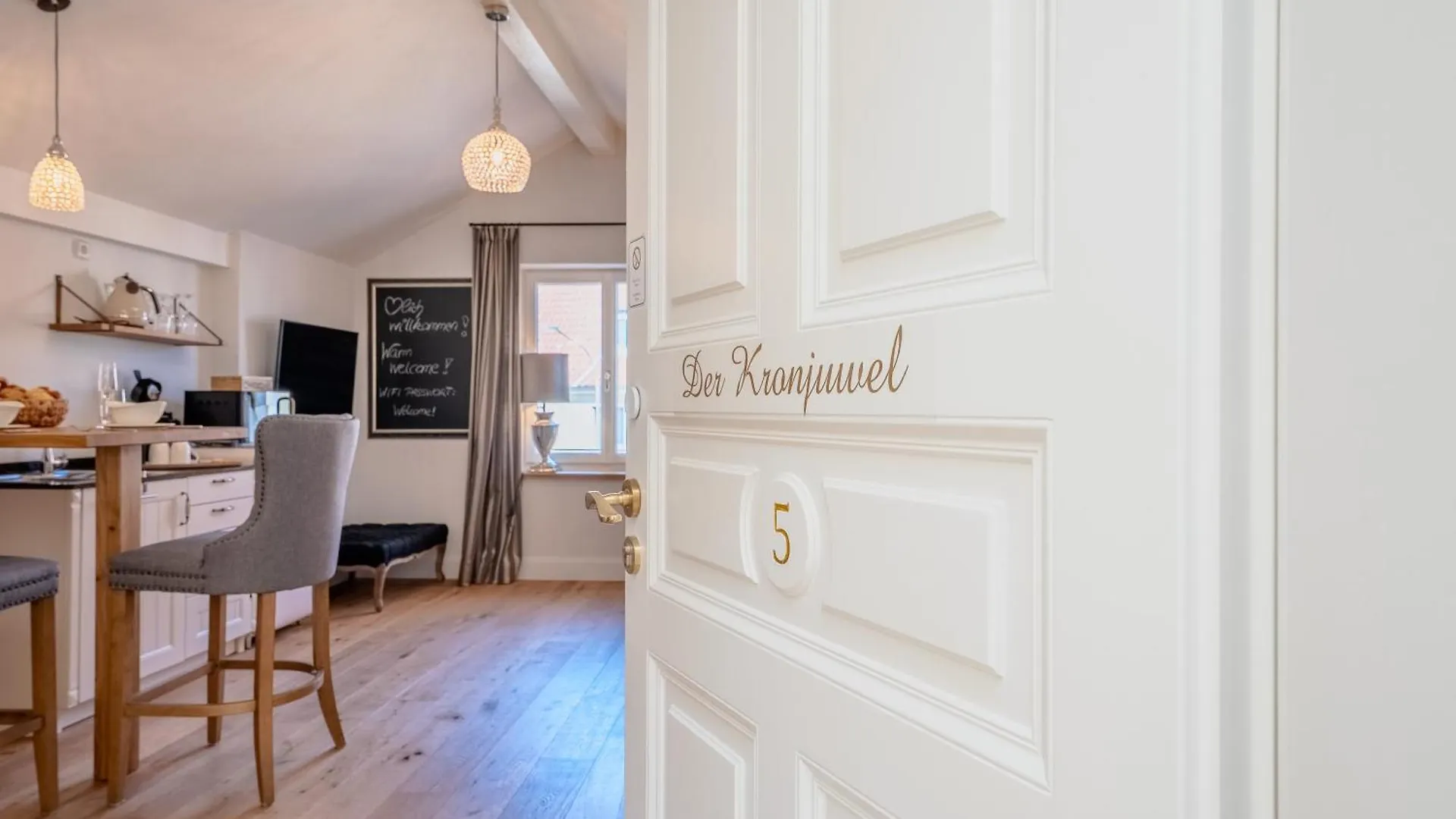 Schlossberg Residences - Das Betthupferl Design-Apartments Goldbach  Goldbach (Bavaria)