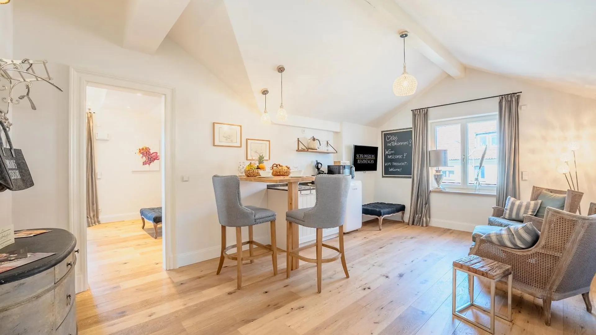 Schlossberg Residences - Das Betthupferl Design-Apartments Goldbach  Goldbach (Bavaria)