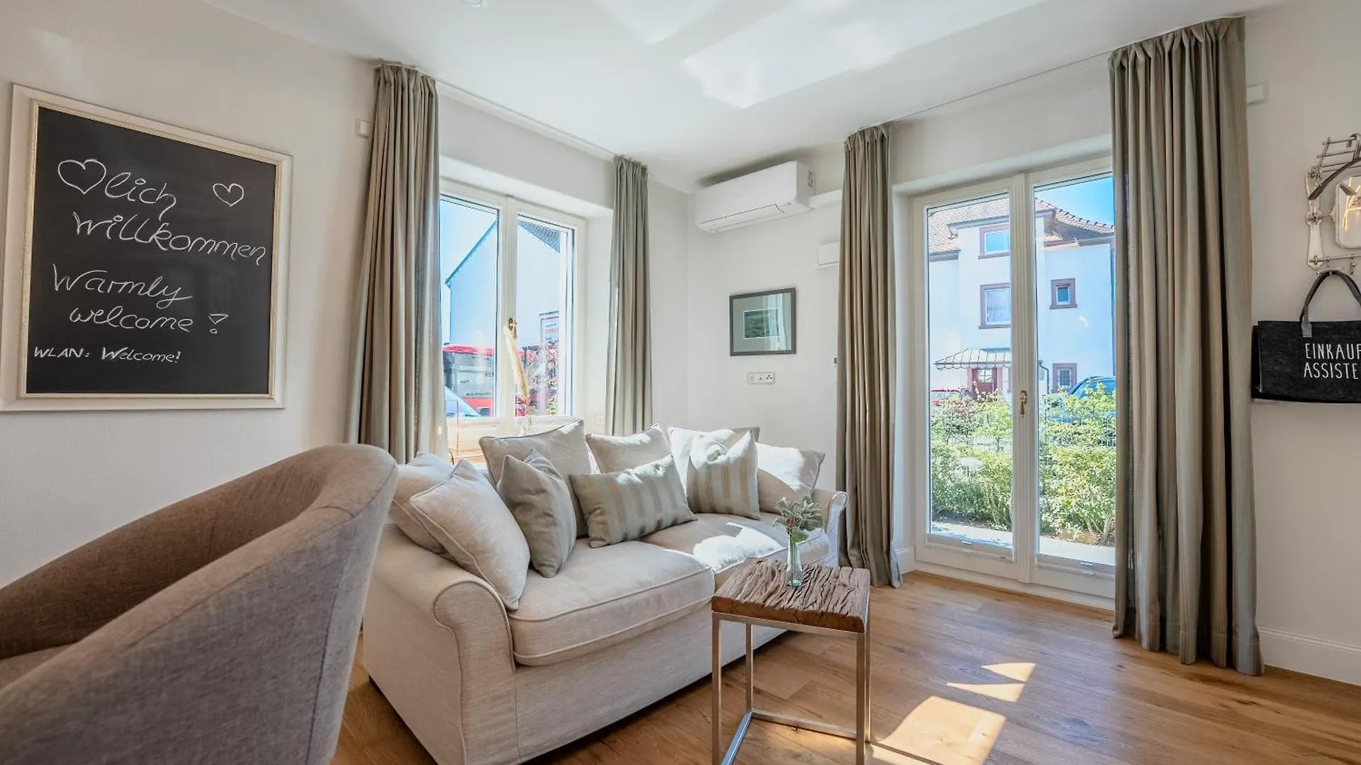 Apartment Schlossberg Residences - Das Betthupferl Design-Apartments Goldbach