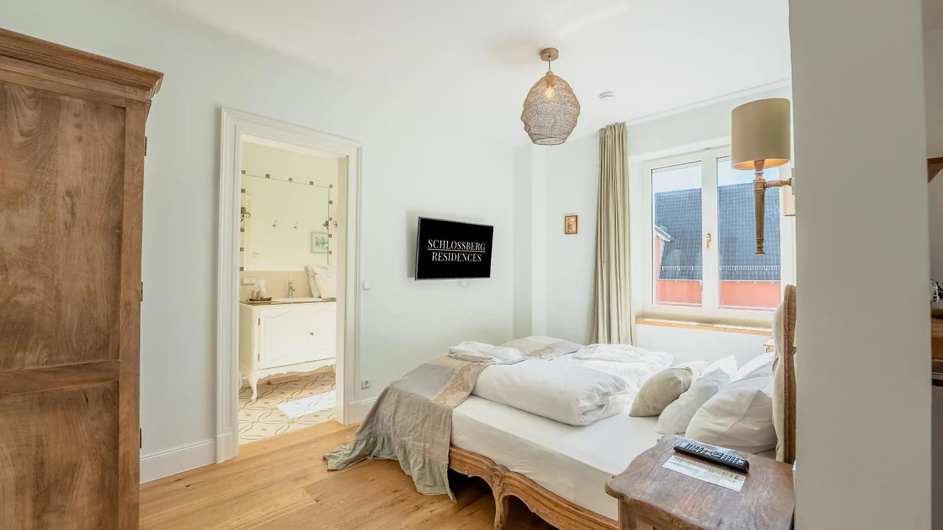 Schlossberg Residences - Das Betthupferl Design-Apartments Goldbach  Apartment