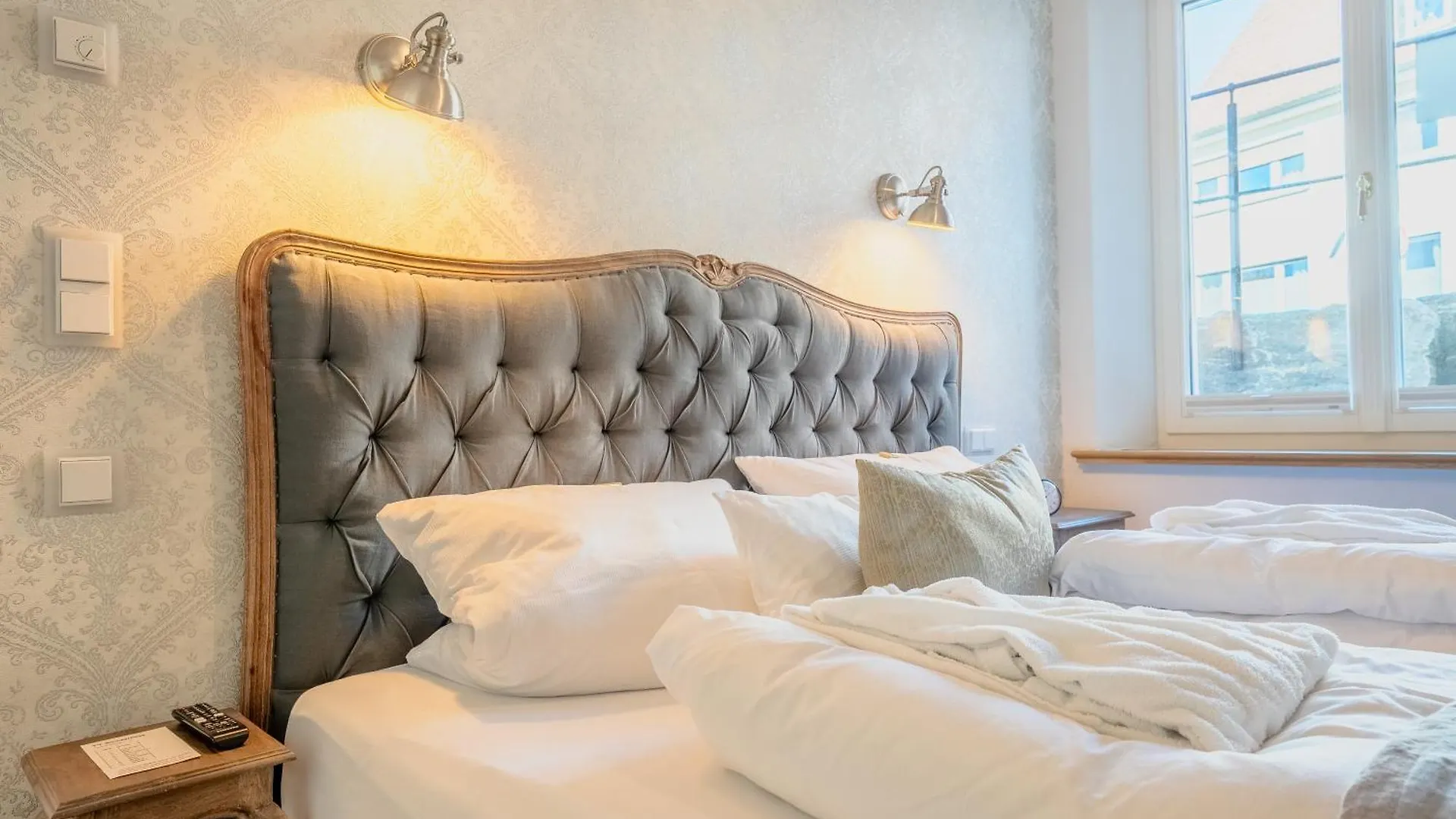 Schlossberg Residences - Das Betthupferl Design-Apartments Goldbach  Germany