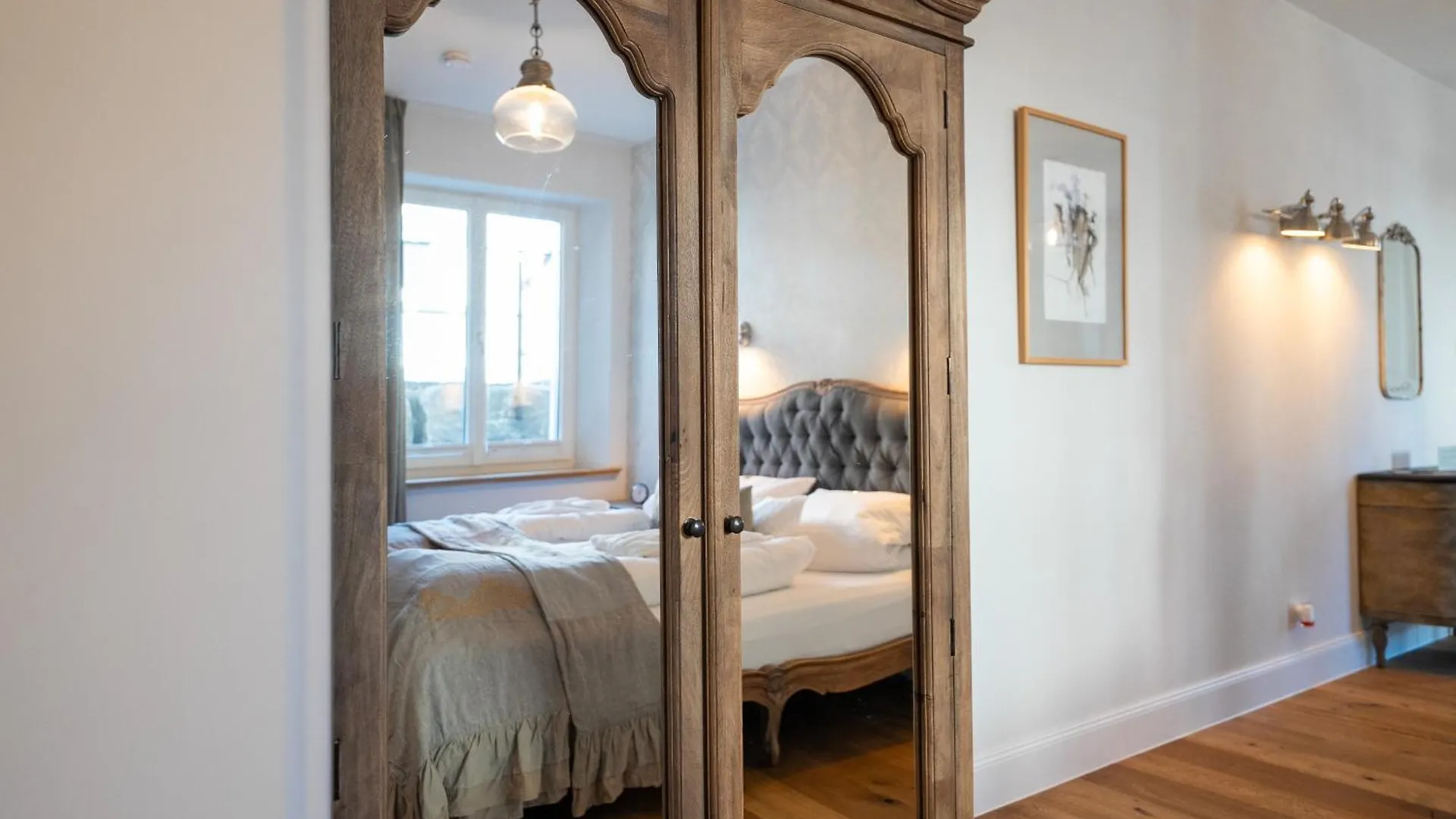 Schlossberg Residences - Das Betthupferl Design-Apartments Goldbach  0*, Goldbach (Bavaria)