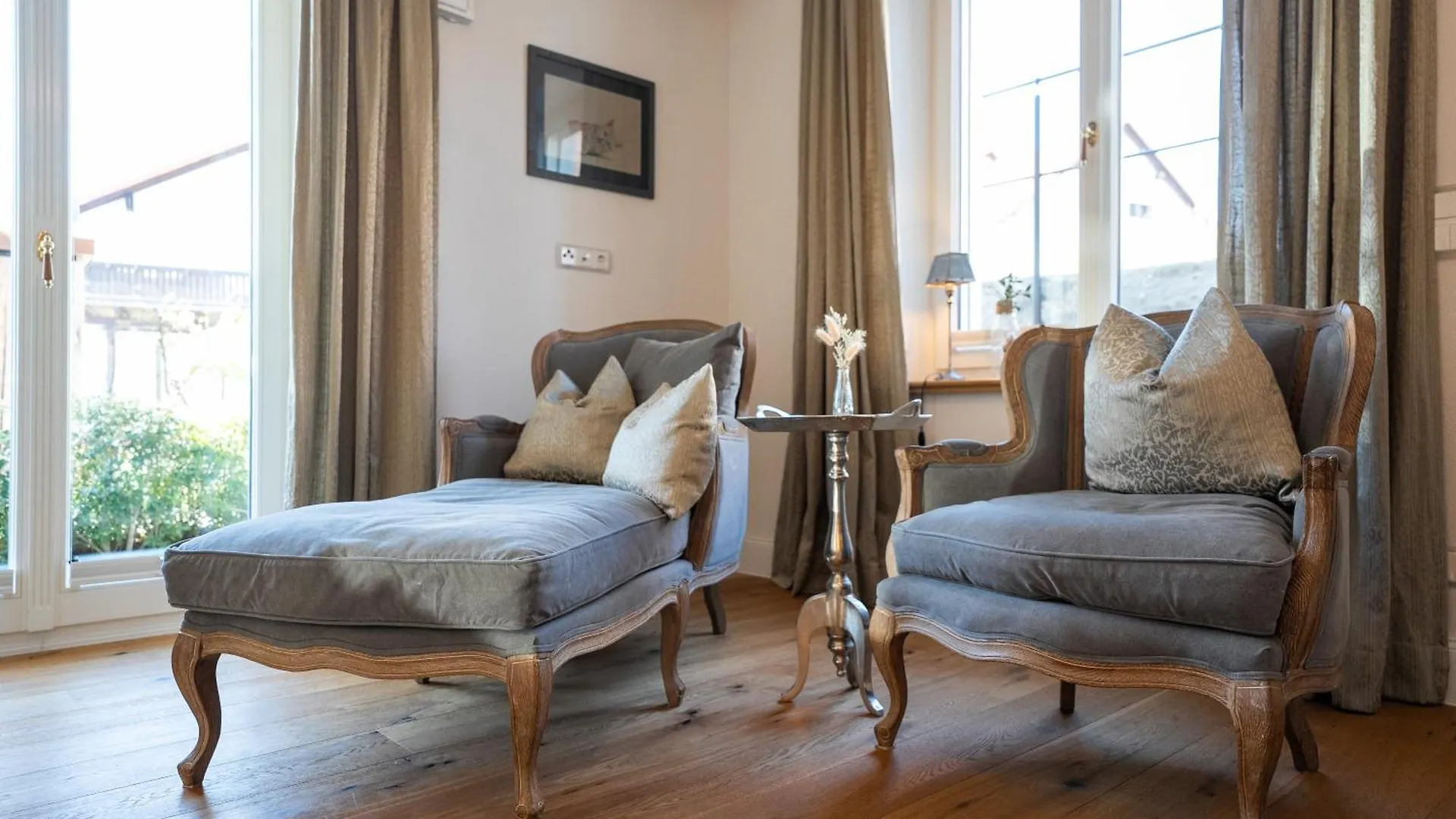 Schlossberg Residences - Das Betthupferl Design-Apartments Goldbach  Germany