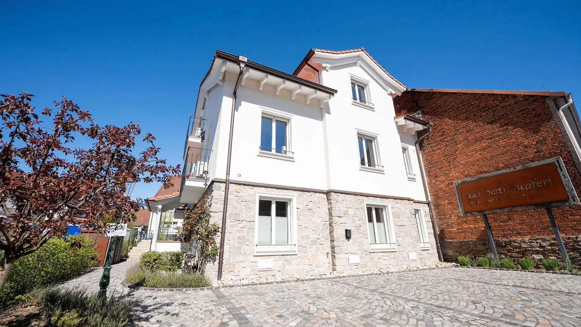 Schlossberg Residences - Das Betthupferl Design-Apartments Goldbach